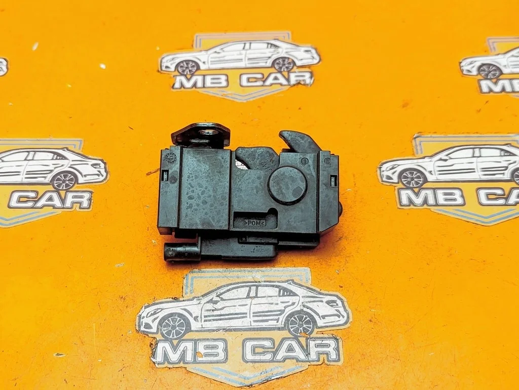 Замок капота Mercedes-Benz
