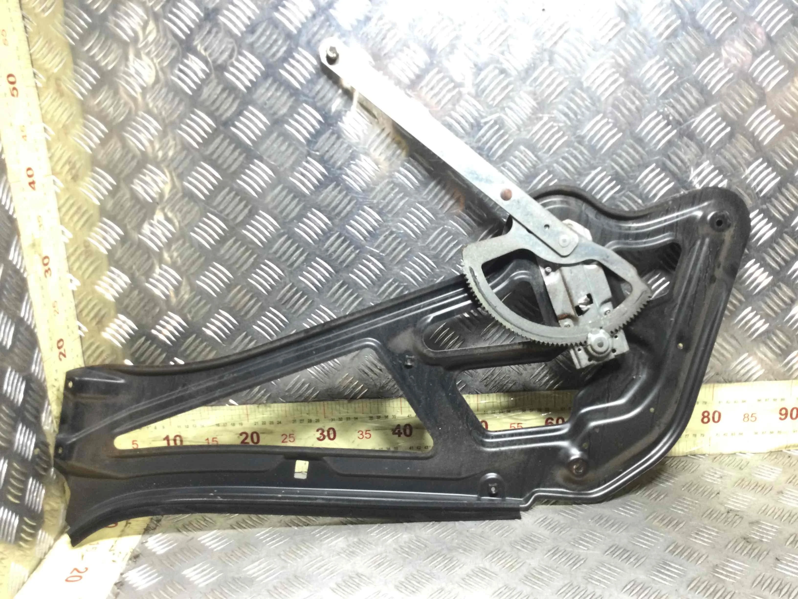 Стеклоподъемник передний левый Mercedes Sprinter Sprinter I (w901,w902,w903,w904) 1995 - 2006 дизель 2.2 CDI Автомат Микроавтобус