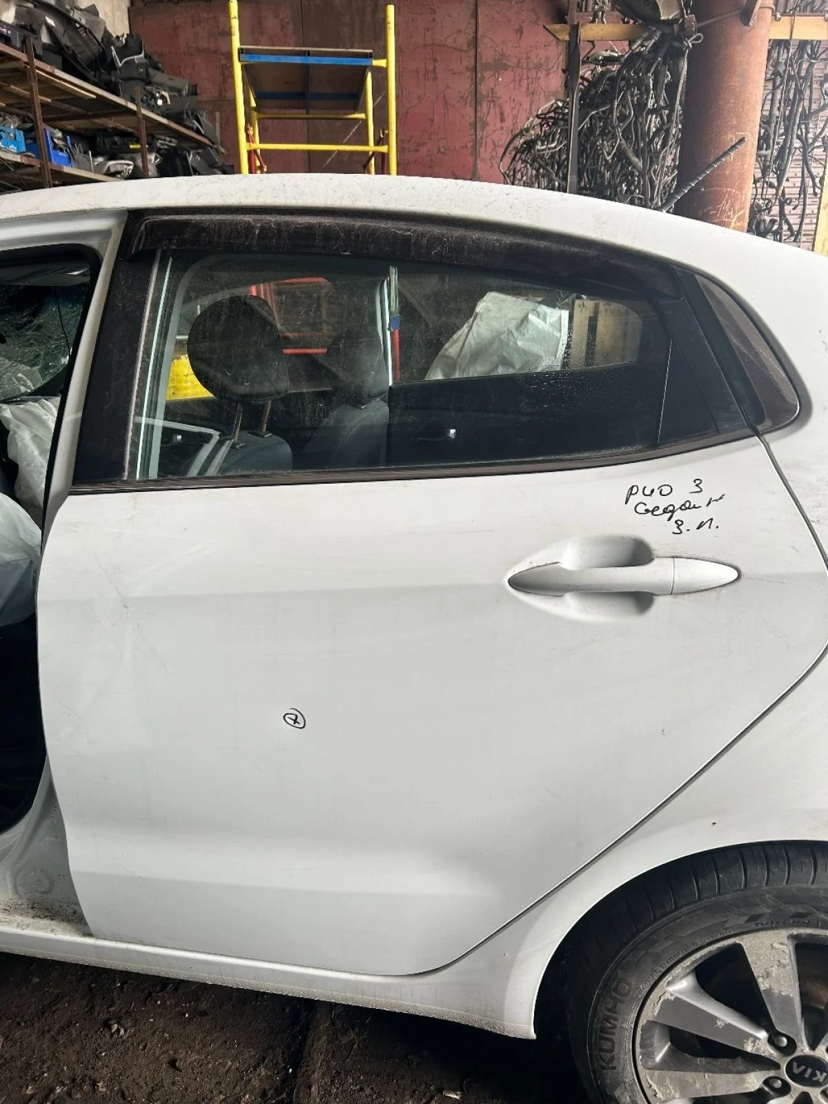 Дверь задняя левая Kia Rio Седан.