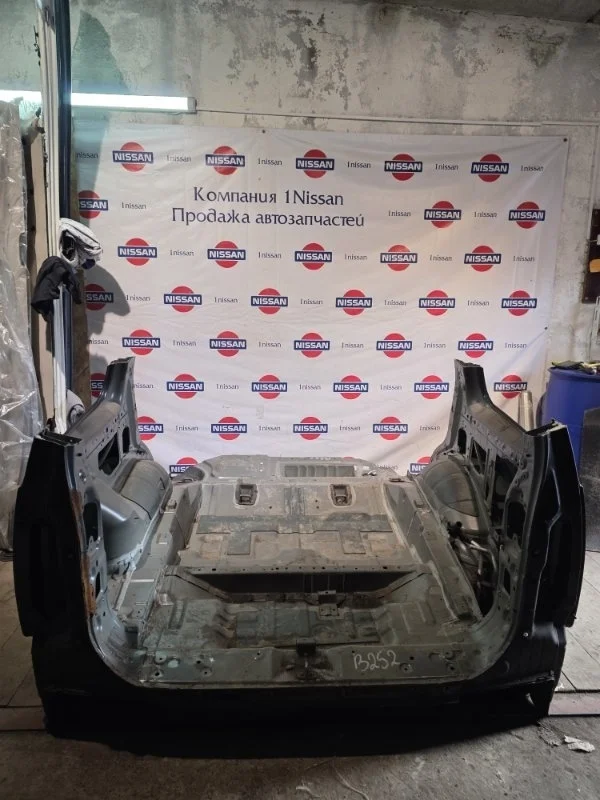 Rear cut Nissan Pathfinder 2010 78101EB331 R51 YD25, задний