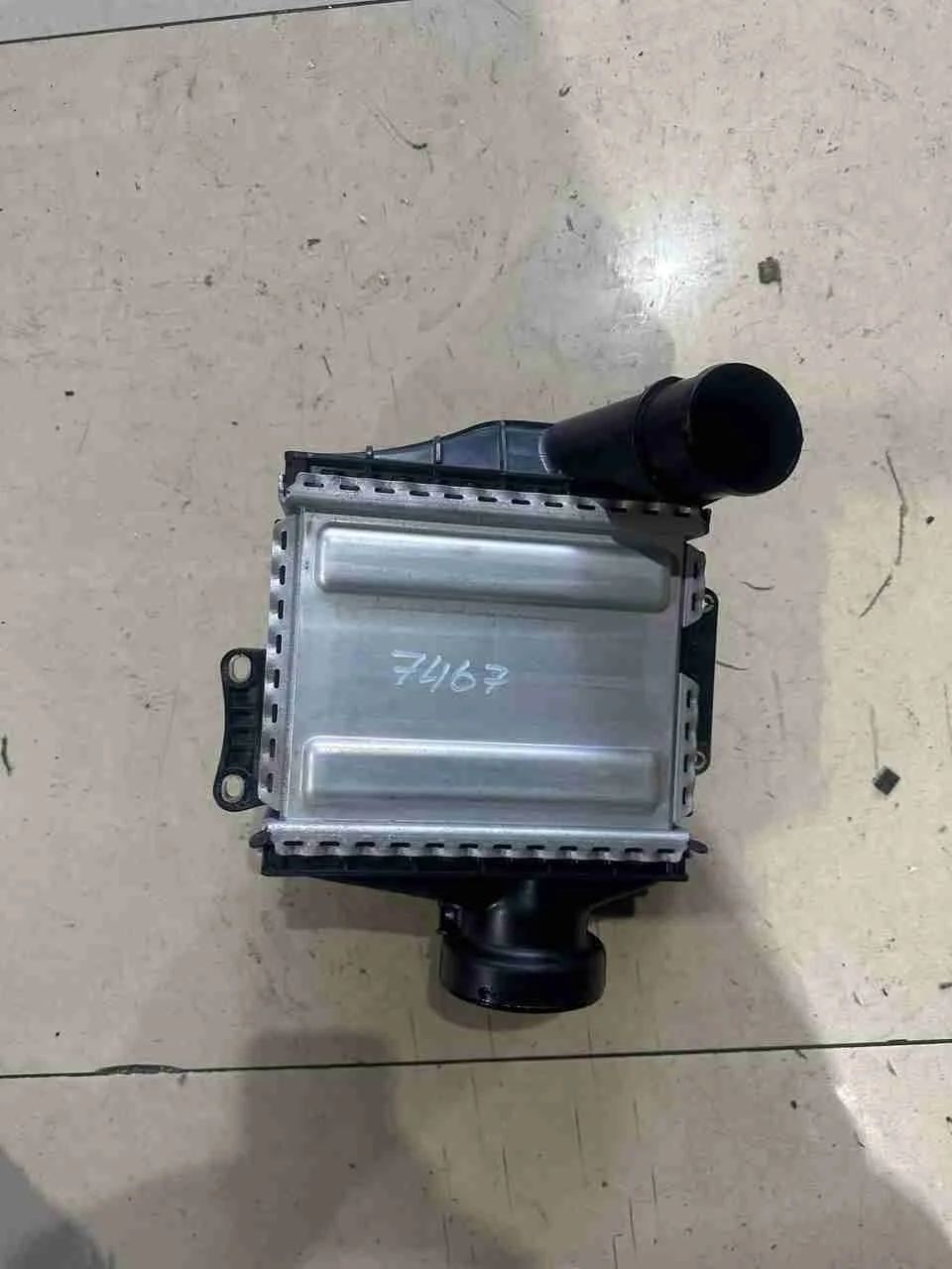 Интеркулер Mercedes-Benz W205/S205/C205/A205 рестайлинг (2018—2021) A6510900314
 651921