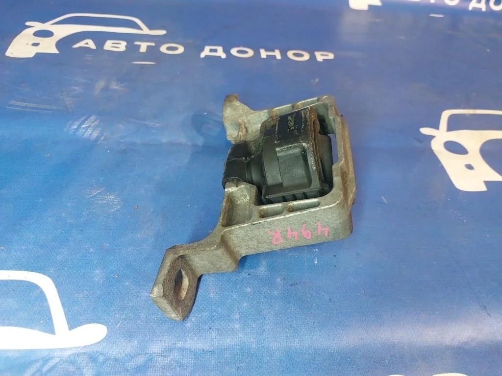 подушка двигателя FORD FOCUS CB8 IQDB - 1811464
