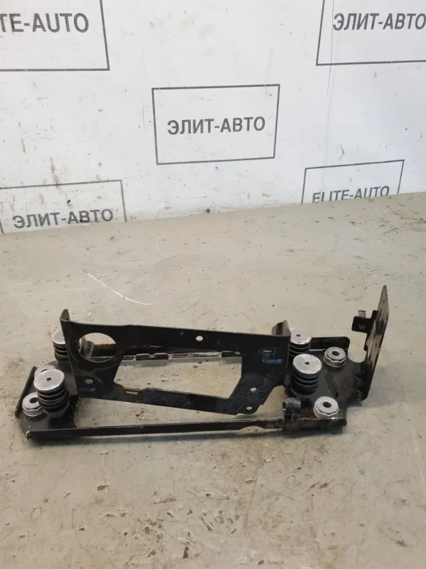 Кронштейн BMW 7 2013 37146775258 F01 4.4