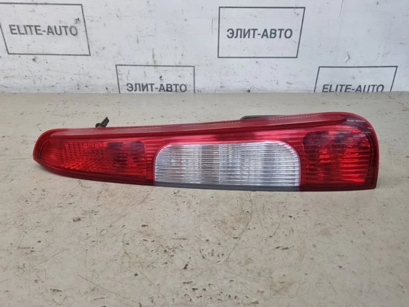 Фонарь Ford C-Max 2006 1347454 1 1.6, правый