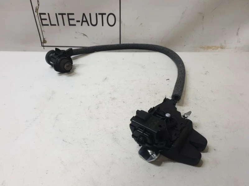 Замок крышки багажника Mercedes E Class 2018 A2047500485 W213 2.2D