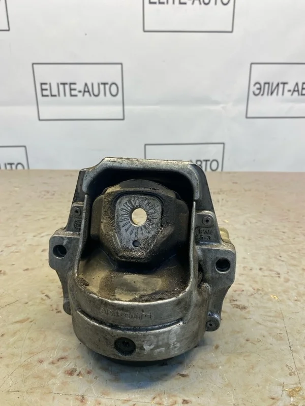 Подушка двигателя Audi Q5 2010 8R0199381 8R 2.0, правая