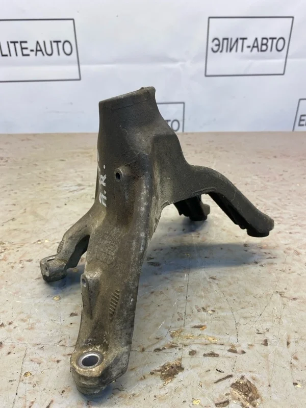 Кронштейн двигателя Audi Q5 2010 8K0199308 8R 2.0