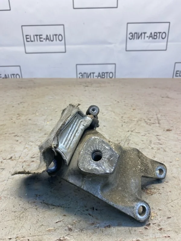 Кронштейн двигателя Audi A8 2012 4H0199307AC D4 4.2 CDR