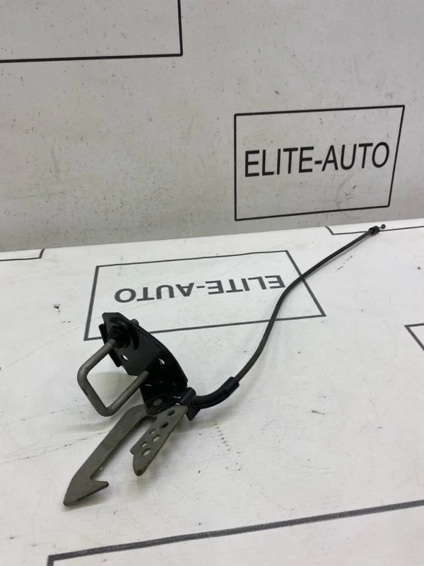 Крючок капота BMW 5 2012 51237183763 F10, левый