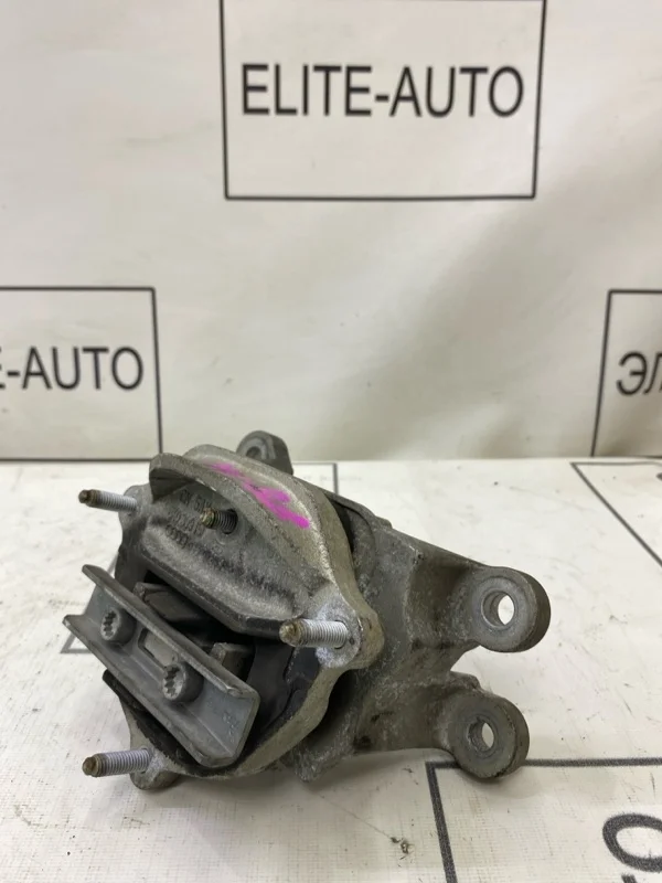 Подушка двигателя Audi A4 2010 8K0399151 B8
