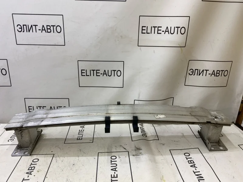 Усилитель бампера Audi A1 2012 8X0807109C 8X, передний