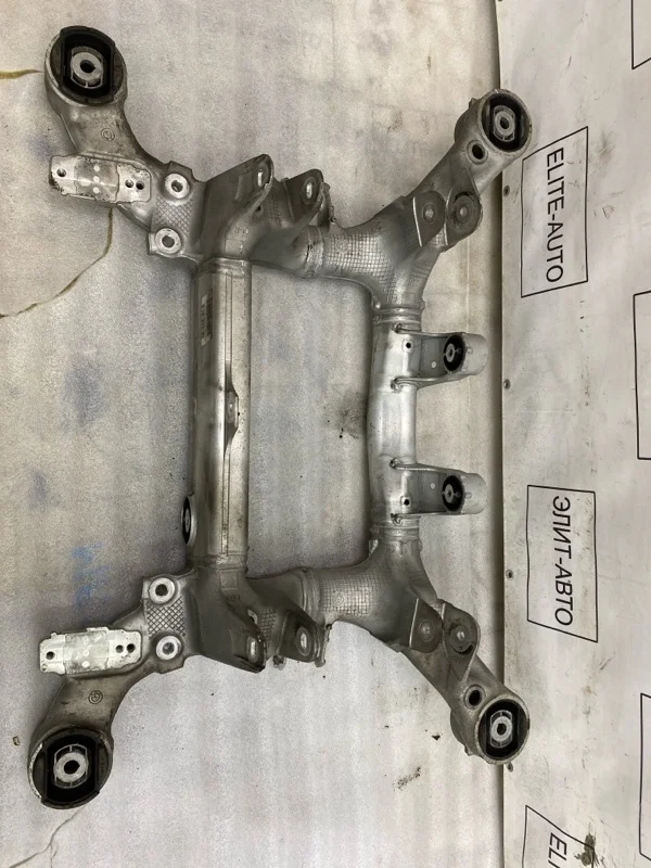 Подрамник BMW 5 2012 33316799103 F10, задний
