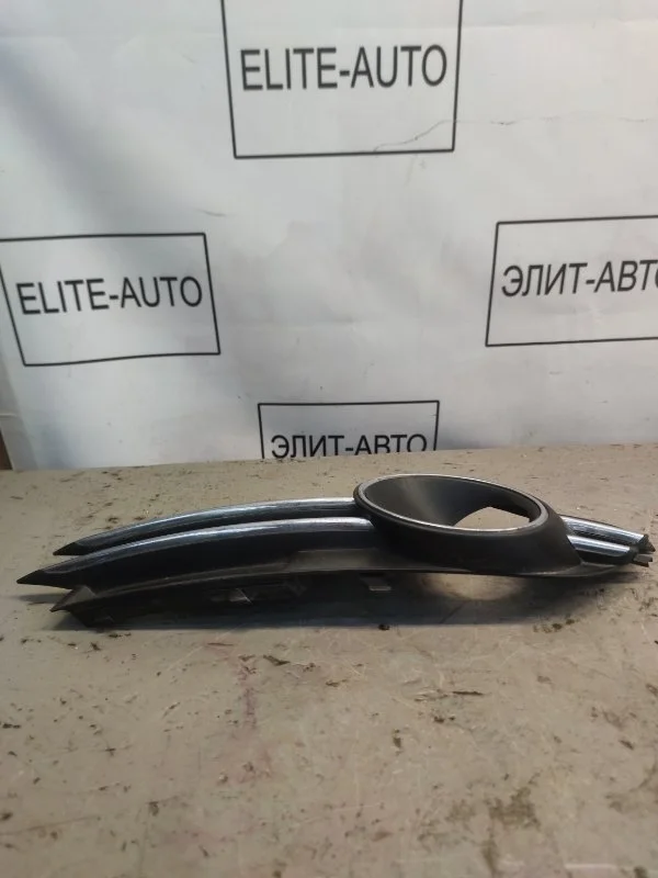 Накладка бампера Audi A6 2012 4G0807682F9B9 C7 3.0, передняя правая