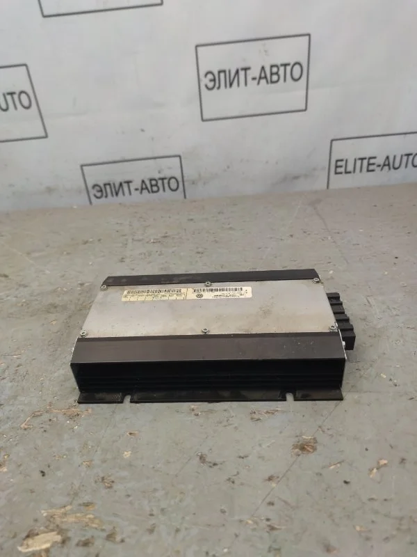 Усилитель звука VW Touareg 2004 7L6035466 7L 4.2