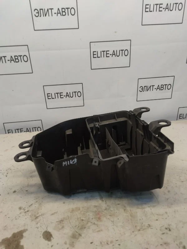 Корпус блока предохранителей Mercedes GL 2014 A1665400224 X166 4.7
