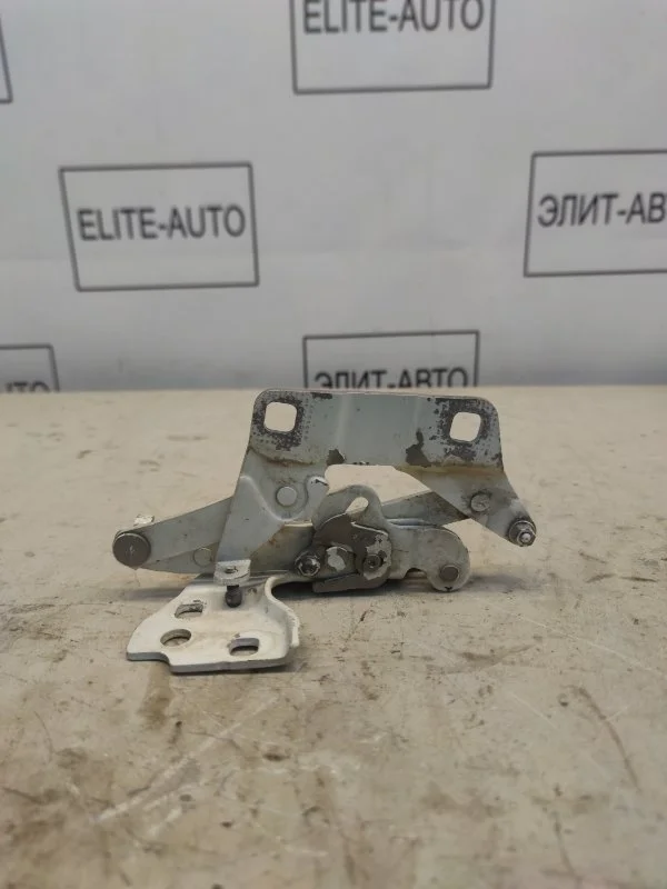Петля капота Mercedes GL 2014 A1668800028 X166 4.7, левая