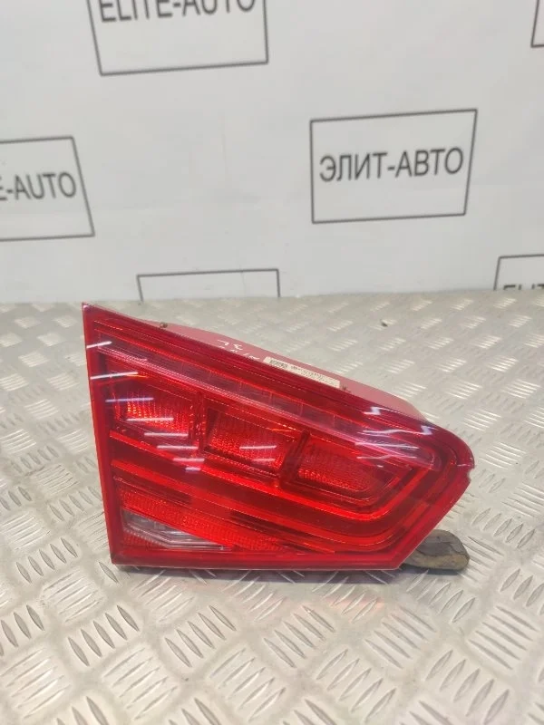 Фонарь внутренний Audi A8 2012 4H0945093 D4 3.0, левый