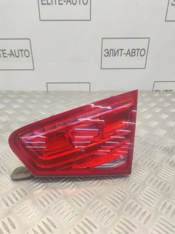 Фонарь внутренний Audi A8 2012 4H0945094 D4 3.0, правый