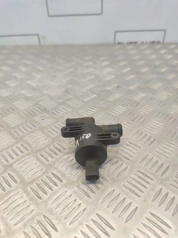 Дополнительная помпа насос водяной Audi A8 2012 4H0121671D D4 3.0