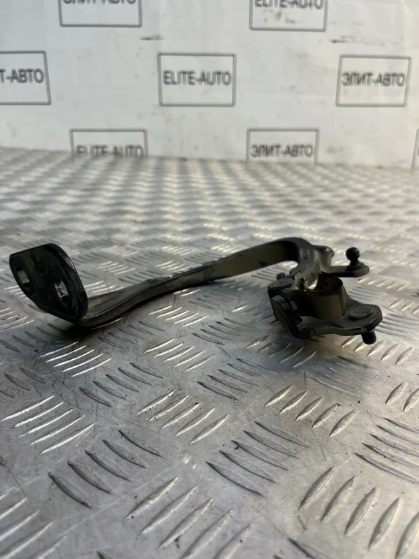 Петля багажника BMW 5 GT 2009 41007233585 F07 N63, левая