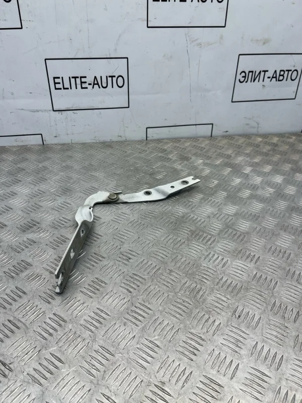 Петля капота VW Golf 2013 5G0823301B 7 1.2, левая