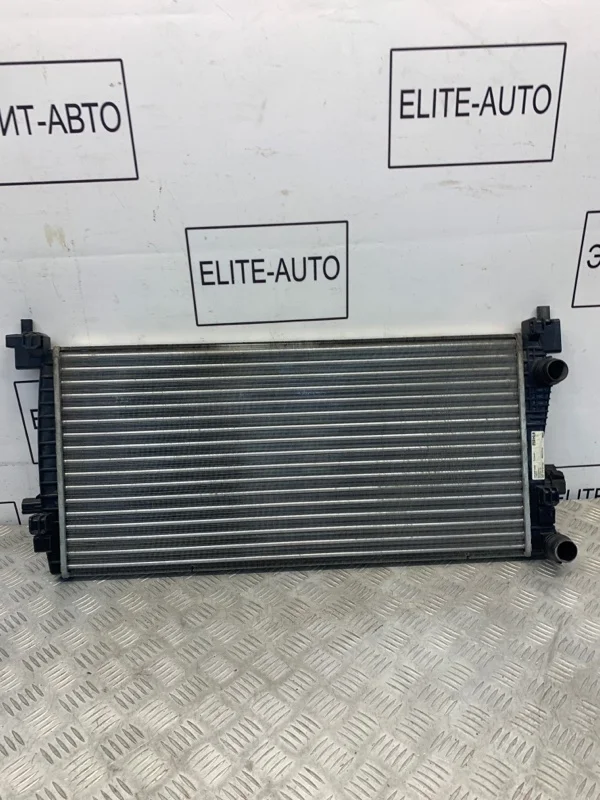 Радиатор охлаждения VW Golf 2013 5Q0121251EB 7 1.2