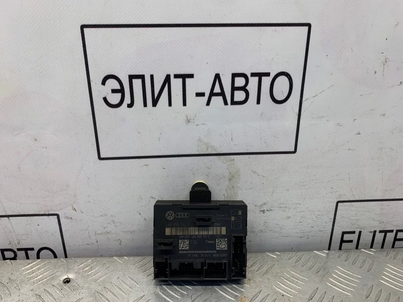 Блок комфорта VW Touareg 2011 4H0959792F NF 3.0D, передний правый