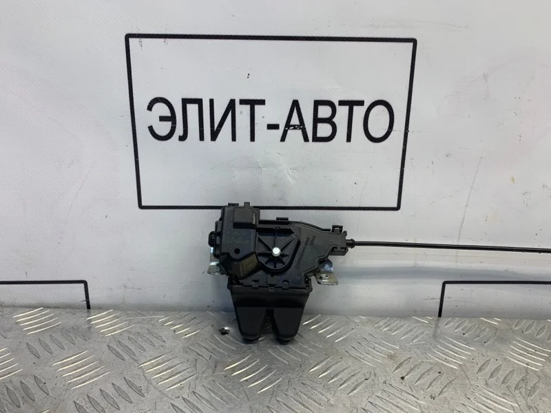 Замок крышки багажника Mercedes E 2018 A2047500485 W213 2.0, задний