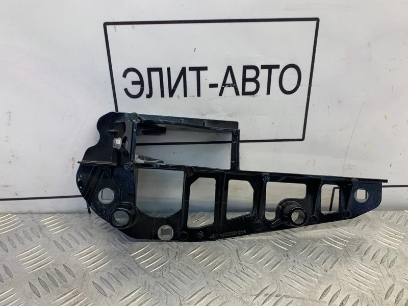 Кронштейн крепление Mercedes E 2018 A2138850865 W213 2.0, задний левый