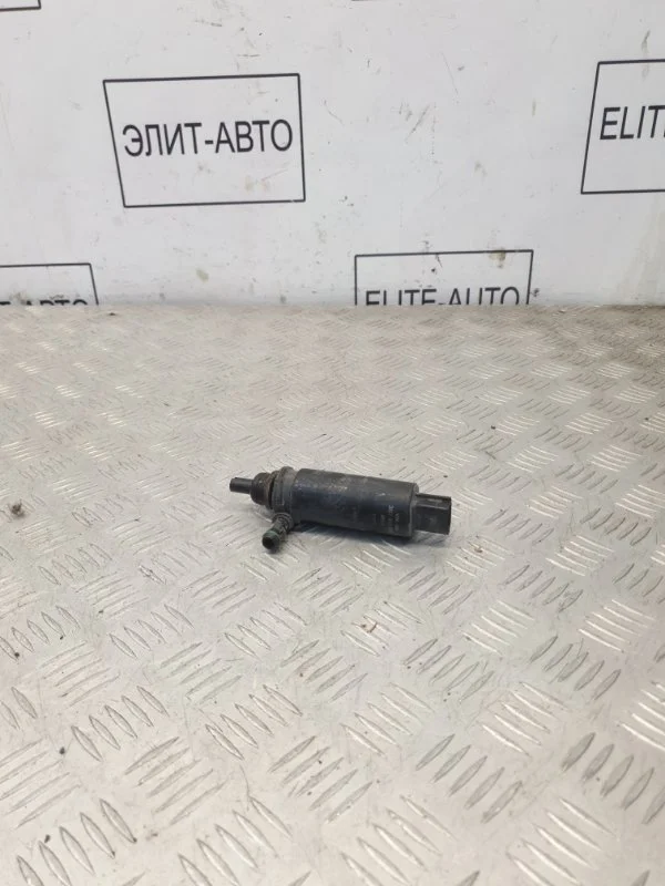 Насос омывателя фар VW Jetta 2012 3B7955681 6 1.4