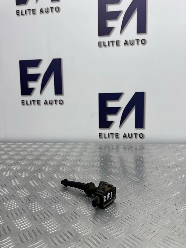 Катушка зажигания LR Range Rover Vogue 2011 LR010687 L322 5.0