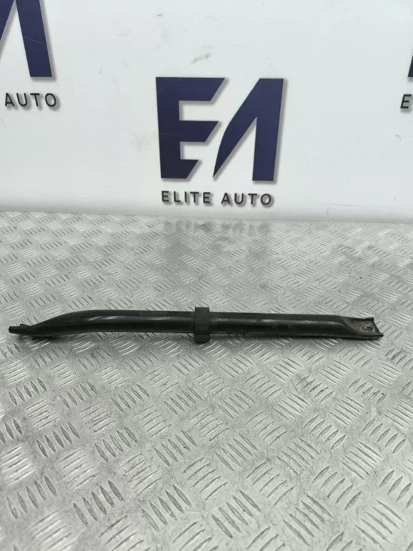 Кронштейн телевизора BMW 7 2010 51647183851 F01 F02 4.4, передний левый