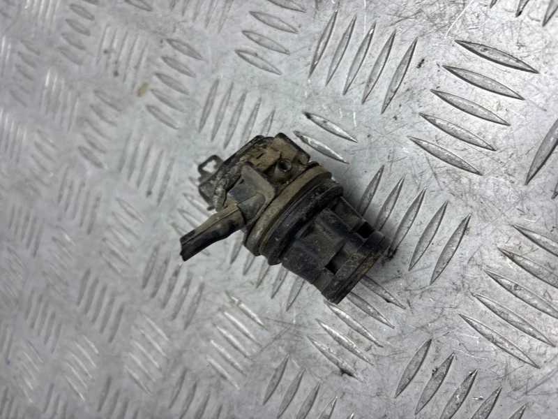 Насос омывателя Toyota Land Cruiser Prado 2012 8533071010 150 3.0D