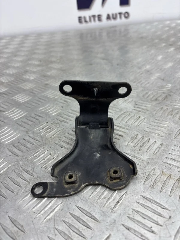 Петля двери Toyota Land Cruiser Prado 2012 6876020121 150 3.0D, задняя левая