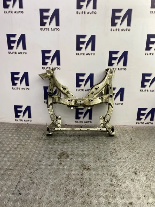 Подрамник BMW 5 2012 31116796692 F10 2.0, передний