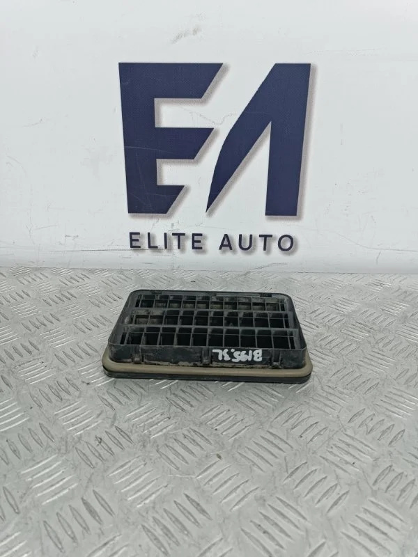 Решетка вентиляции BMW 5 2012 64226962293 F10 2.0, задняя левая
