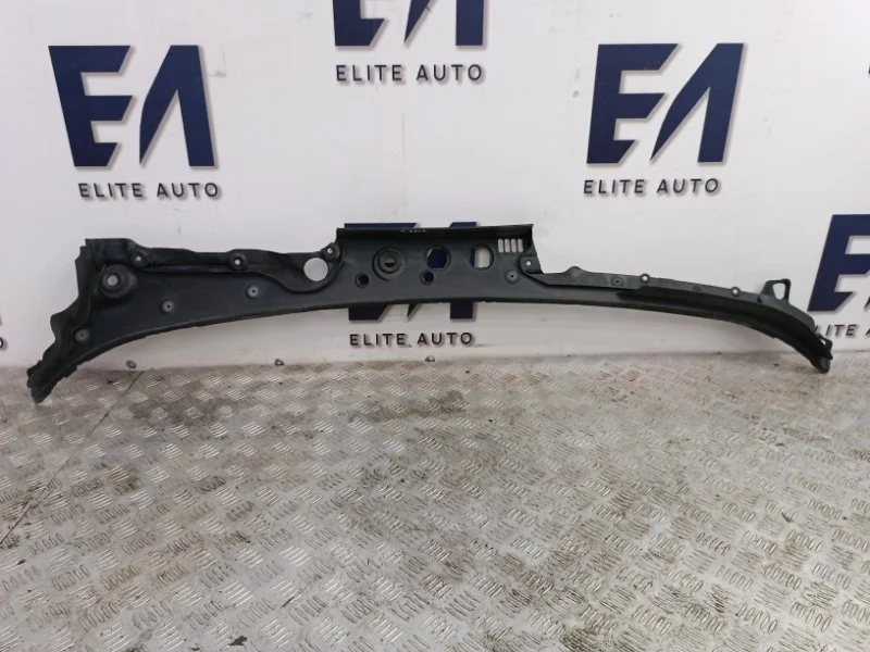 Жабо BMW 5 2012 51717203124 F10 2.0