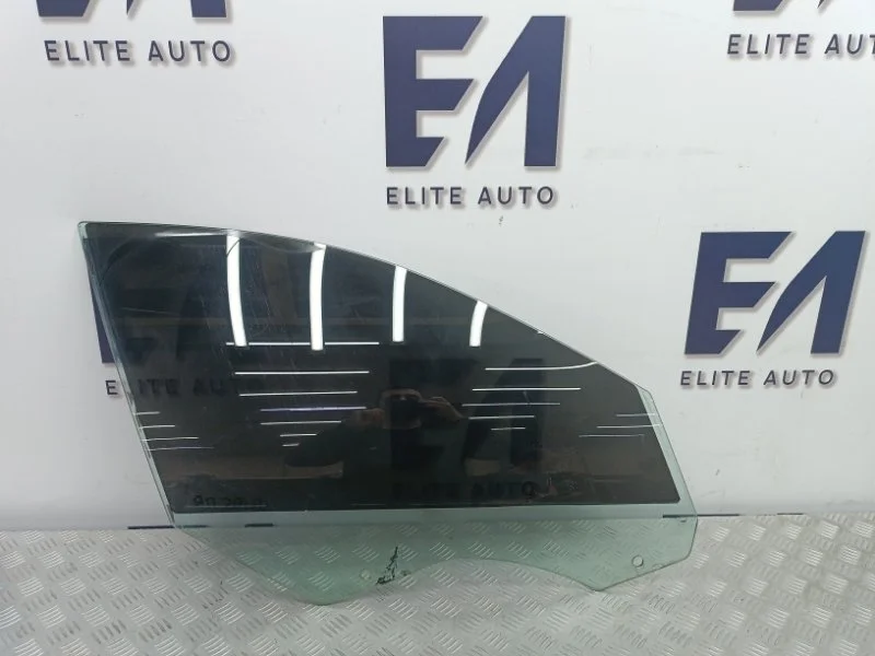 Стекло BMW 5 2012 51337182110 F10 2.0, переднее правое