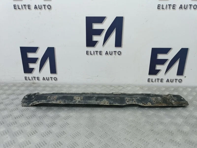 Балка под радиатор VW Touareg 2008 7L0805551A 7L 3.6