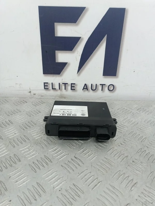 Блок управления центр замком VW Touareg 2003 3D0909135J 7L 2.5D