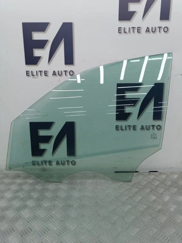 Стекло Mercedes ML 2012 A1667251310 W166 3.0D, переднее левое