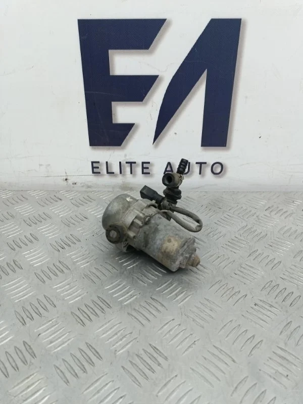 Насос вакуумный VW Phaeton 2002 8E0927317B 3.2