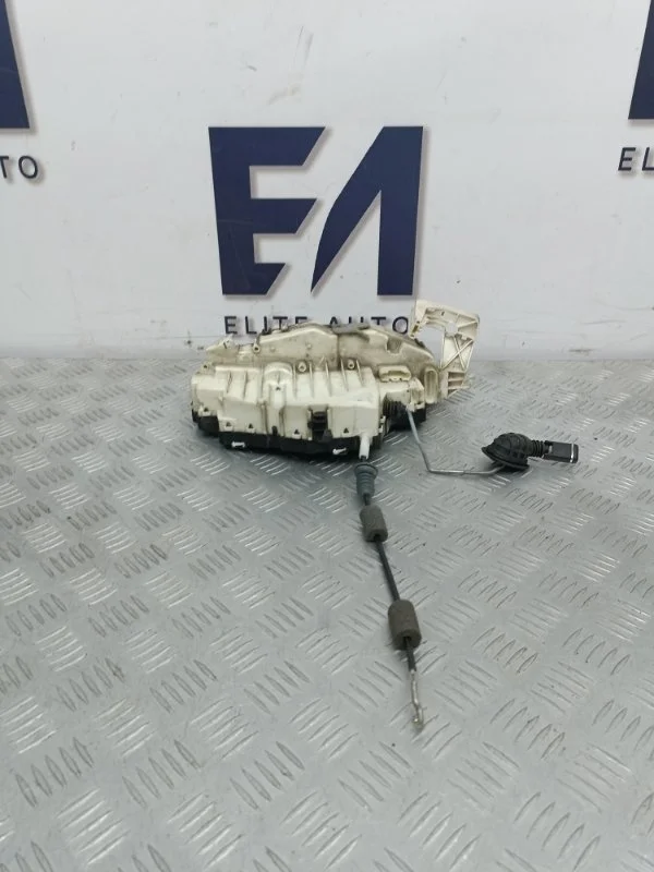 Замок двери Mercedes S 2011 A2217207435 W221 3.5, передний правый