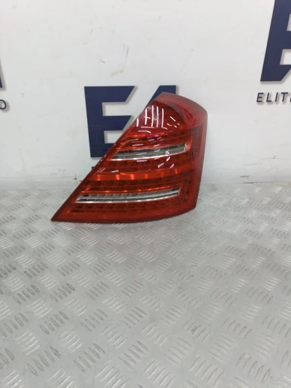 Фонарь Mercedes S 2011 A2218201464 W221 3.5, правый