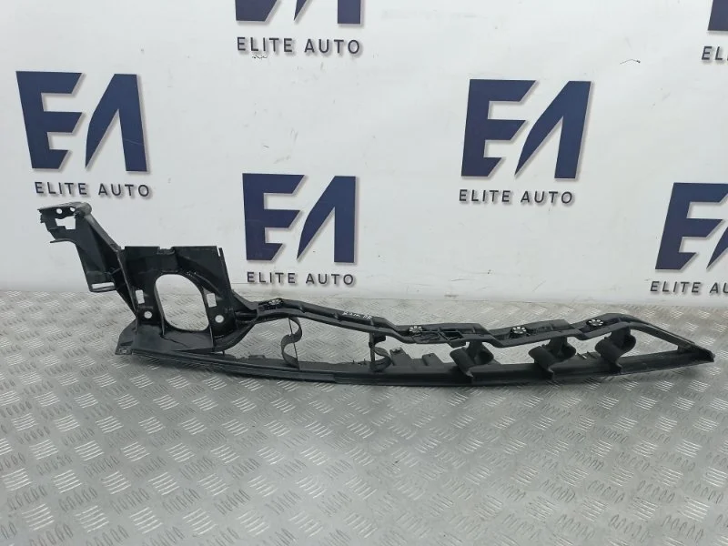 Кронштейн крыла BMW X6 2010 7157990 E71 3.0, передний правый