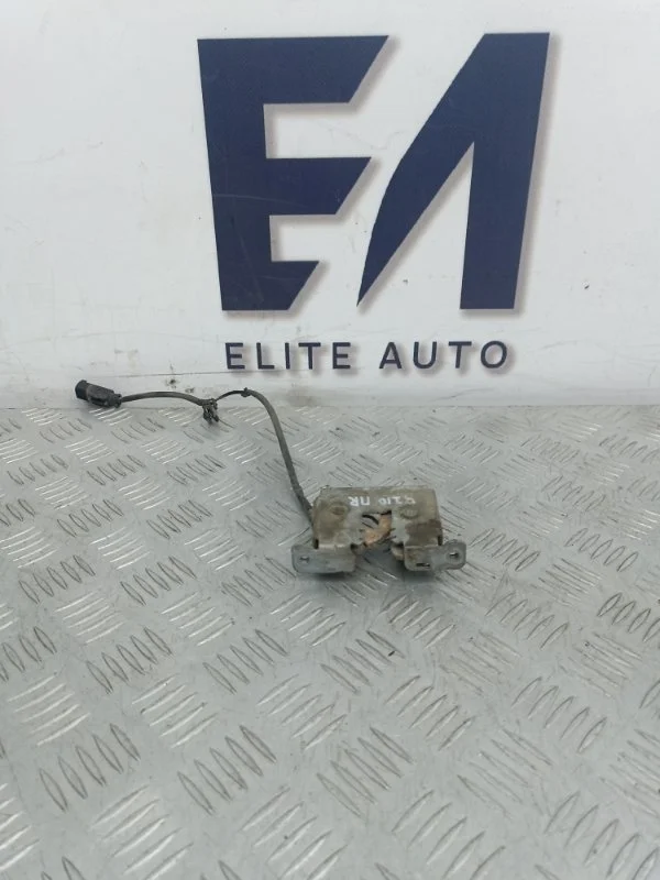 Замок капота BMW X6 2010 51232753419 E71 3.0, правый