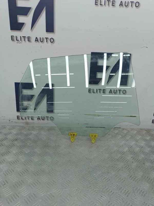 Стекло двери Nissan Qashqai 2012 82300JD000 J10 1.6, заднее правое