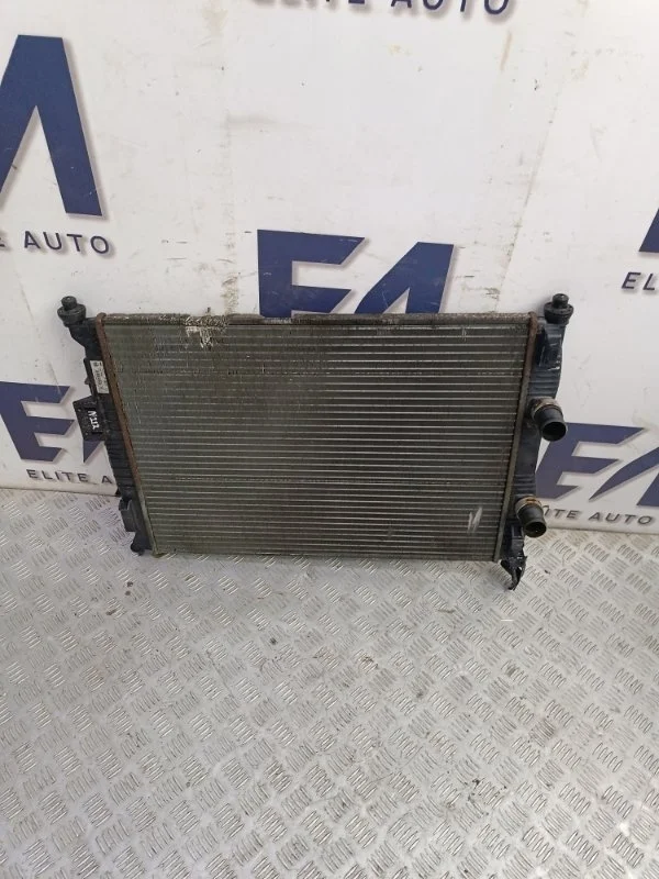 Радиатор охлаждения Nissan Qashqai 2012 21410JD20E J10 1.6