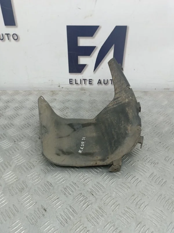 Брызговик Nissan Qashqai 2007 78819JD00A J10 2.0, задний левый