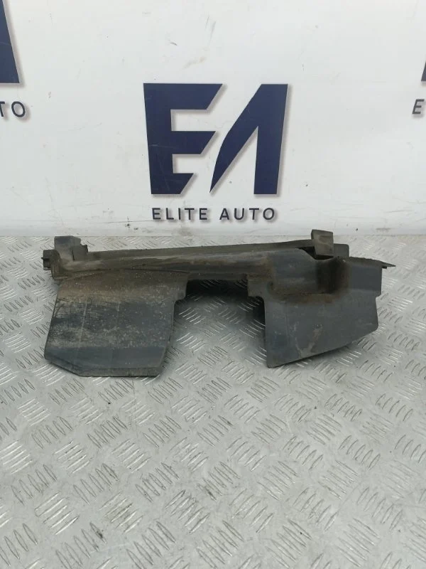 Дефлектор радиатора Nissan Qashqai 2007 62822JD20A J10 2.0, правый